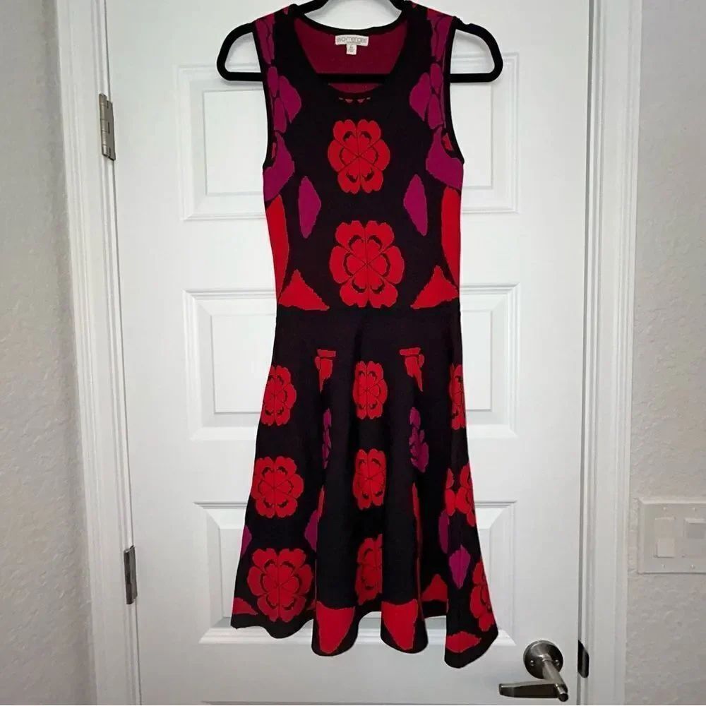 Eva Mendes Sleeveless Floral Print Knit Dress